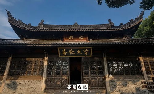 一入寺门即静心,一草一木皆承情