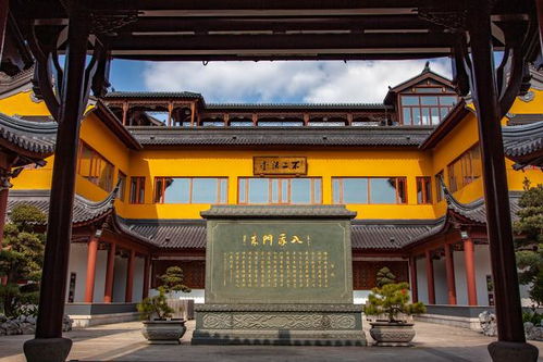 崇明寿安寺 香樟木雕四面财神的文化瑰宝